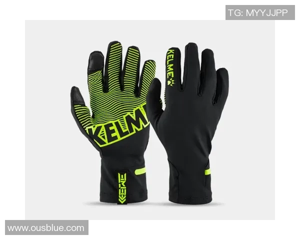 提升运动表现的秘密武器足球短袜卡尔美助你畅享比赛激情